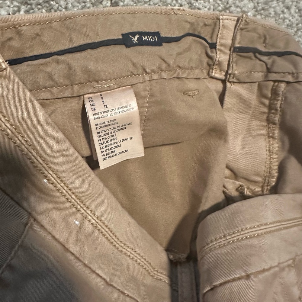 American Eagle Women's Tan Shorts - Picture 3 of 3
